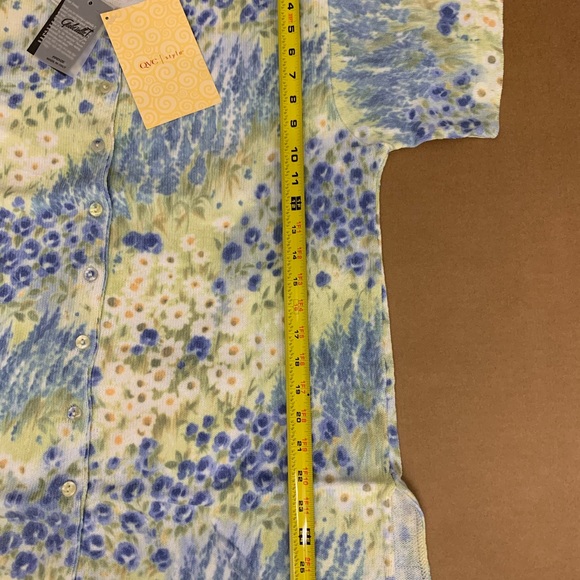 Gabriella T women’s shirt - Picture 7 of 9